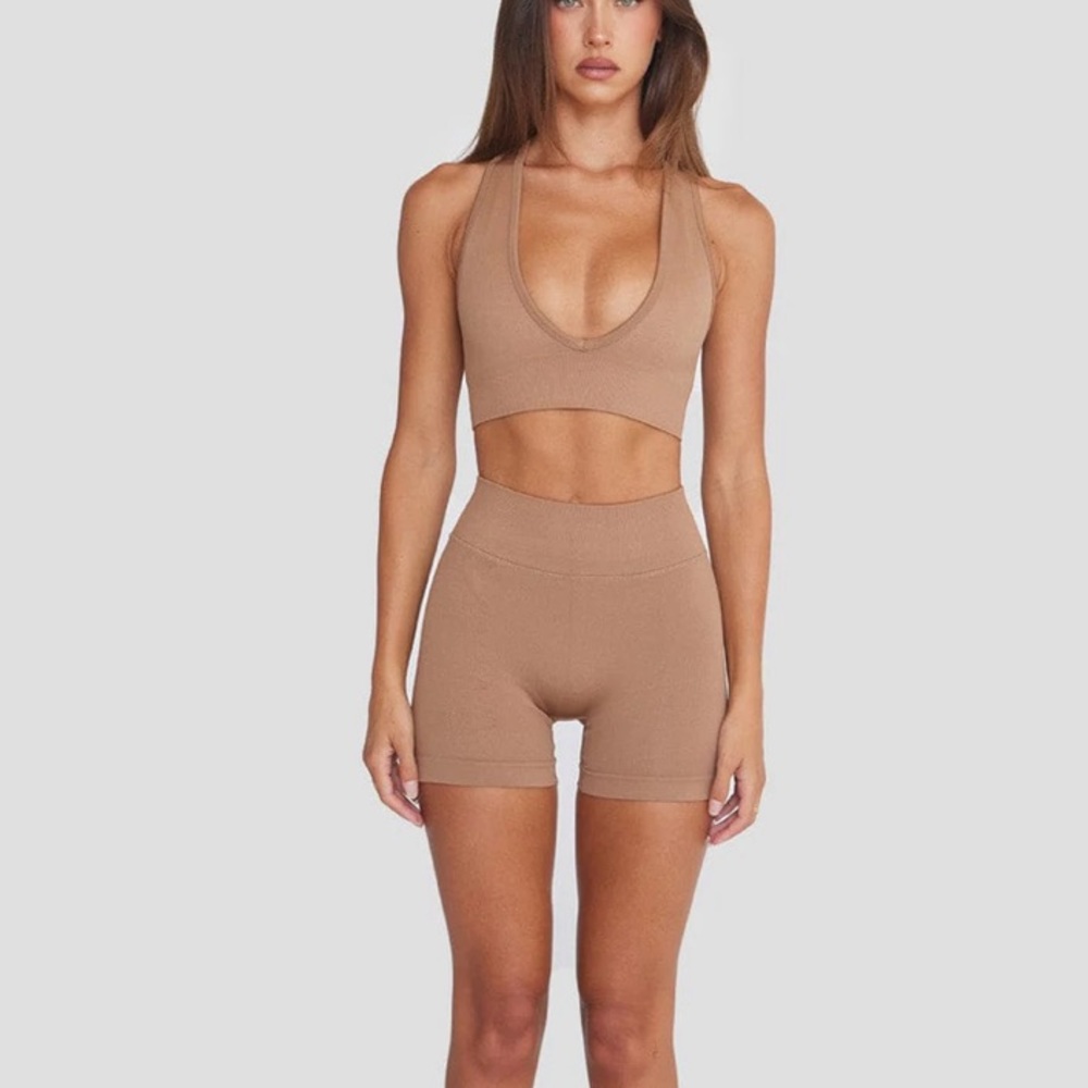 CSB x Isabelle Mathers Seamless 4” Shorts in Caramel | NWT!